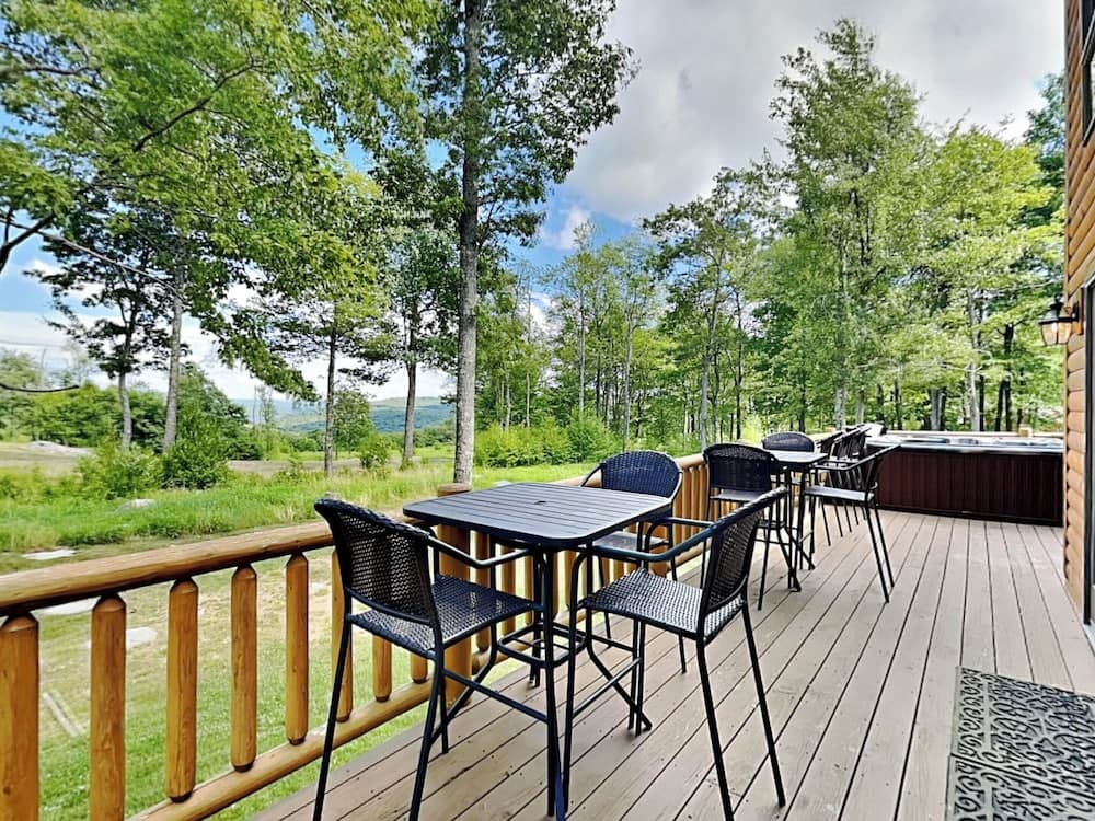 Eagle on 7 by Taylor Made Deep Creek