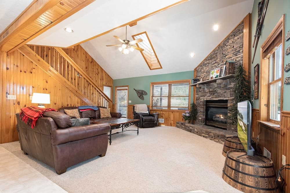 Fore Seasons Getaway by Taylor Made Deep Creek