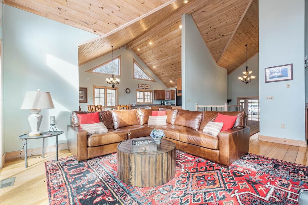 Glass Mountain Lodge by Taylor Made Deep Creek