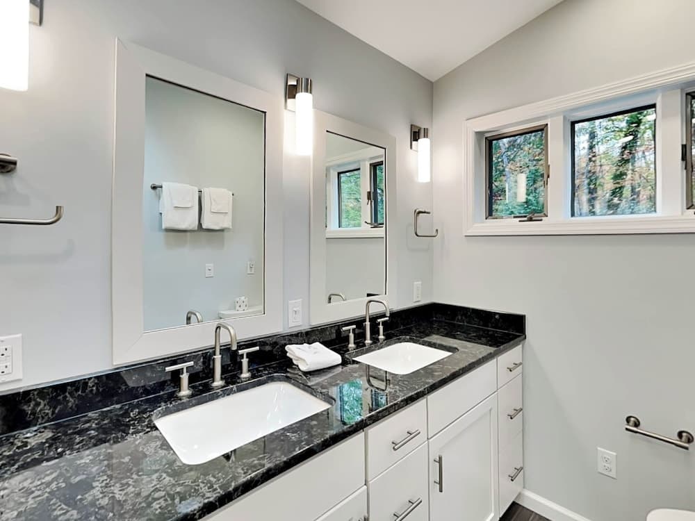 Hiatus by Taylor Made Deep Creek