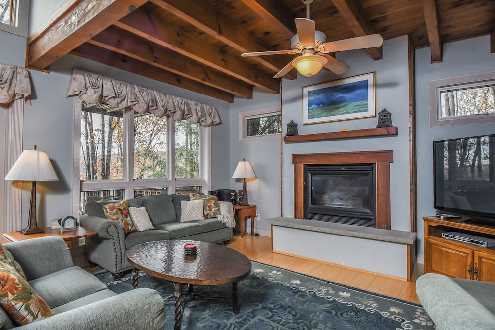 Highland Retreat by Taylor Made Deep Creek