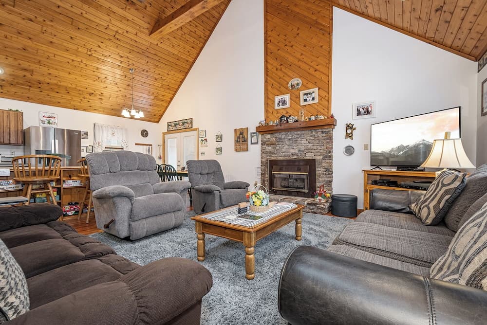 Home Sweet Cabin by Taylor Made Deep Creek