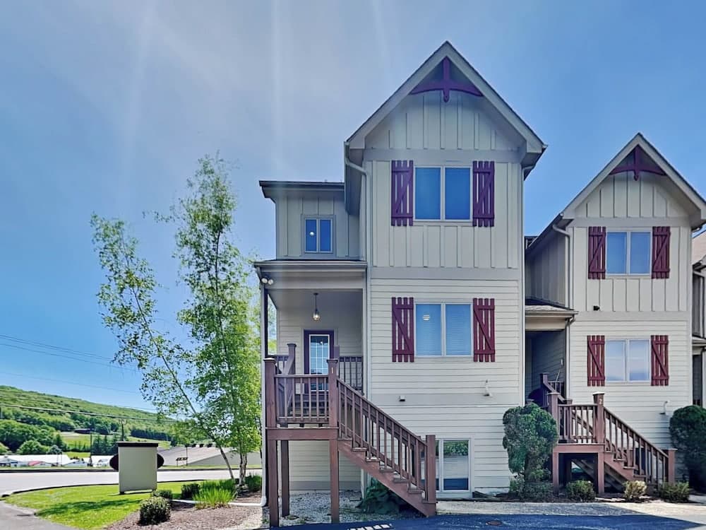 It's 5 O'clock Somewhere by Taylor Made Deep Creek