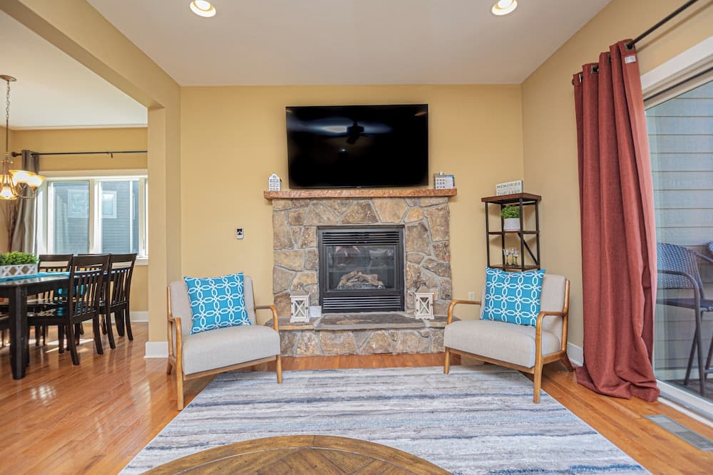 Live a Little by Taylor Made Deep Creek