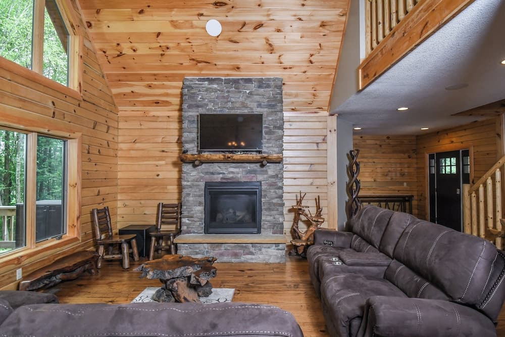 Maple Manor by Taylor Made Deep Creek