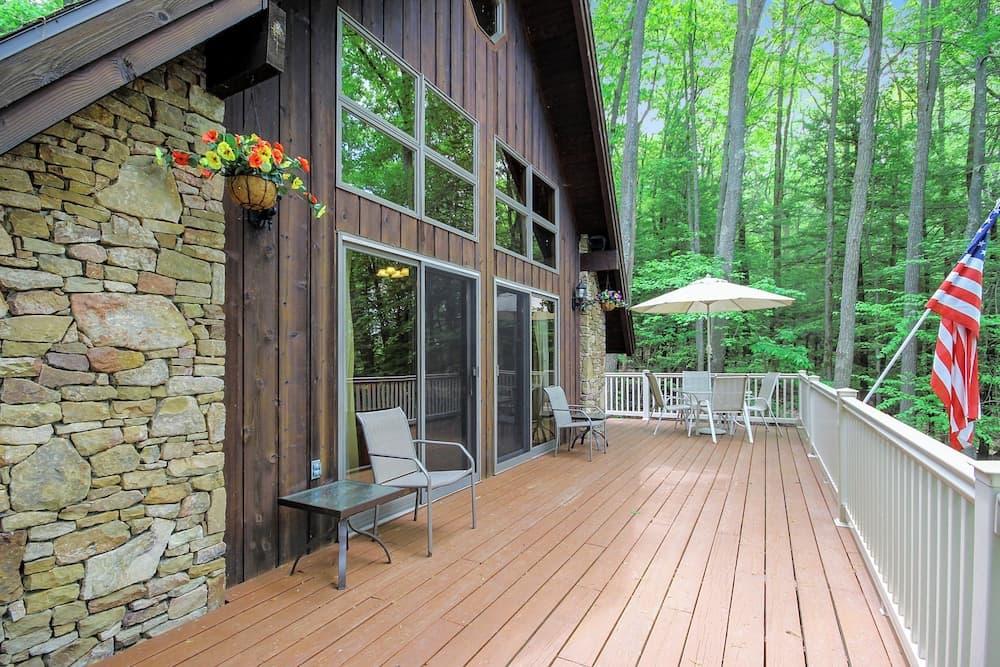 Mountain House by Taylor Made Deep Creek