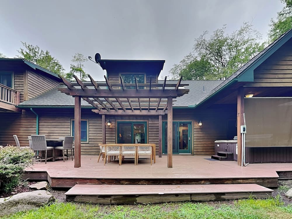 Rock Wisperer by Taylor Made Deep Creek