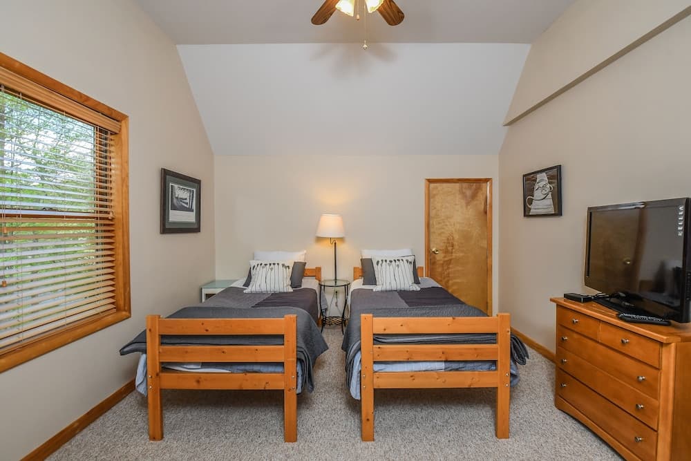 Toasted Marshmallow Lodge