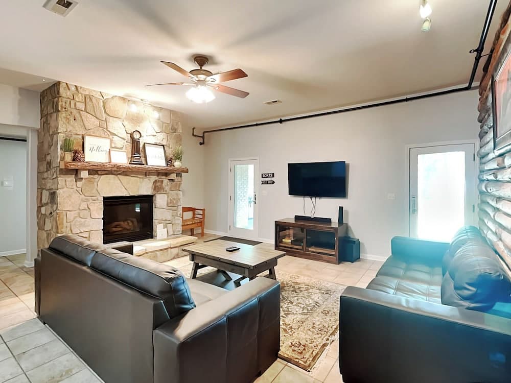 VVS - Very Very Special by Taylor Made Deep Creek