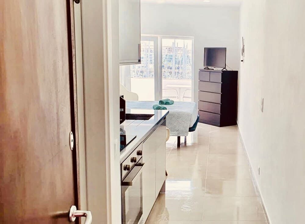 Lagos Marina View apt on Main Avenue Near Beaches