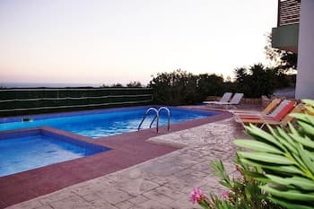 Paterakis Studio's Triopetra