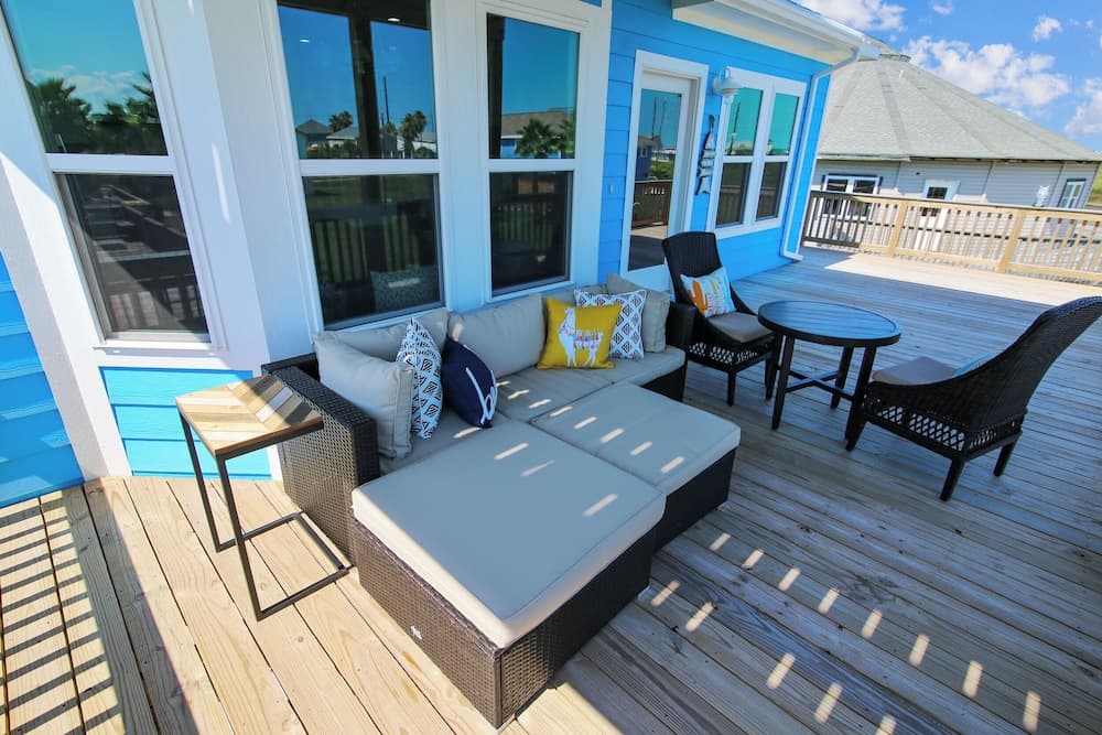 Blue Dolphin by Ryson Vacation Rentals