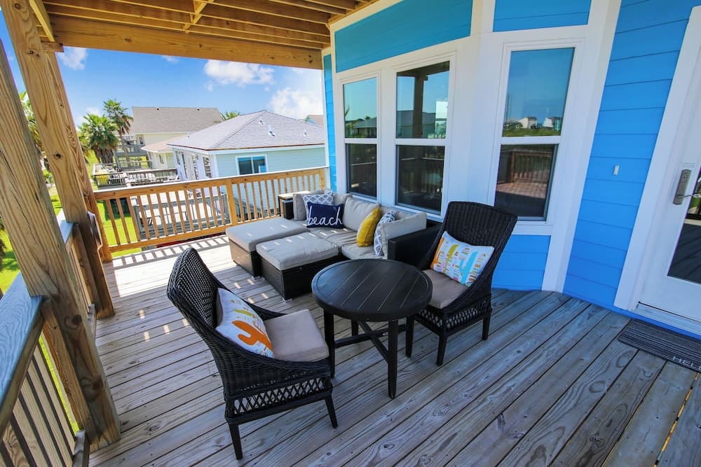 Blue Dolphin by Ryson Vacation Rentals