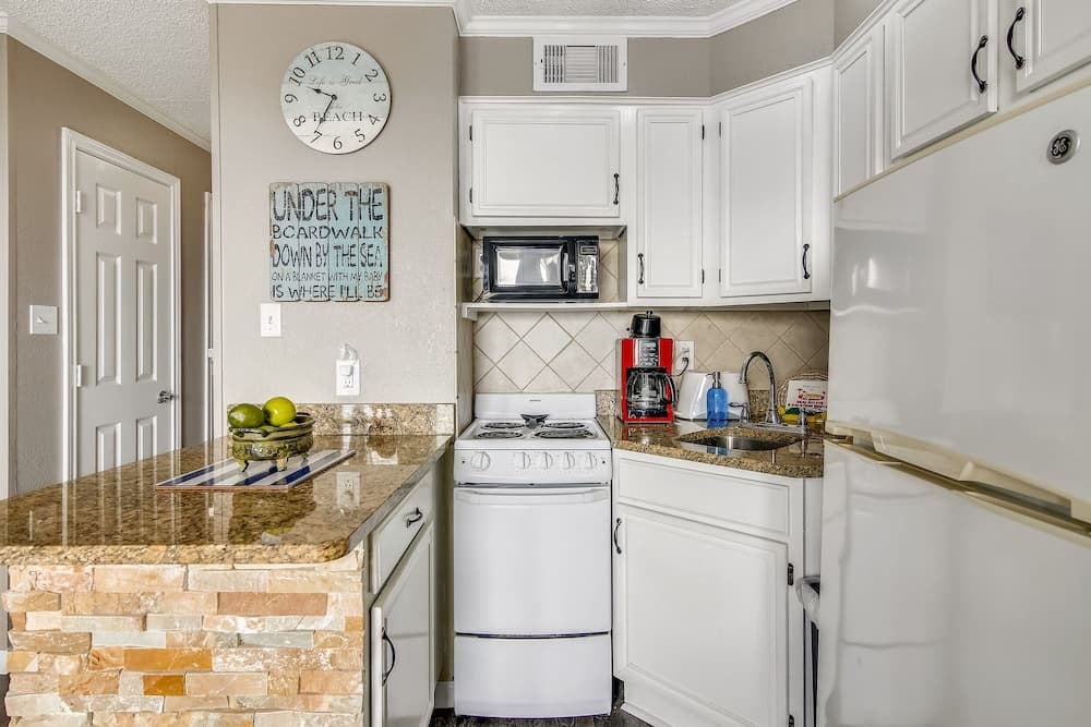 Beach-a-holic by Ryson Vacation Rentals