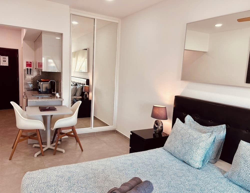 Central Lagos apt With Marina Views Near Beaches