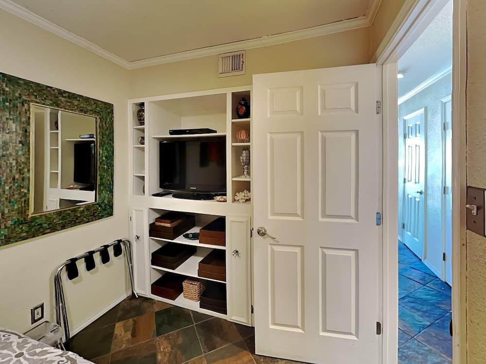 Neptune's Retreat by Ryson Vacation Rentals