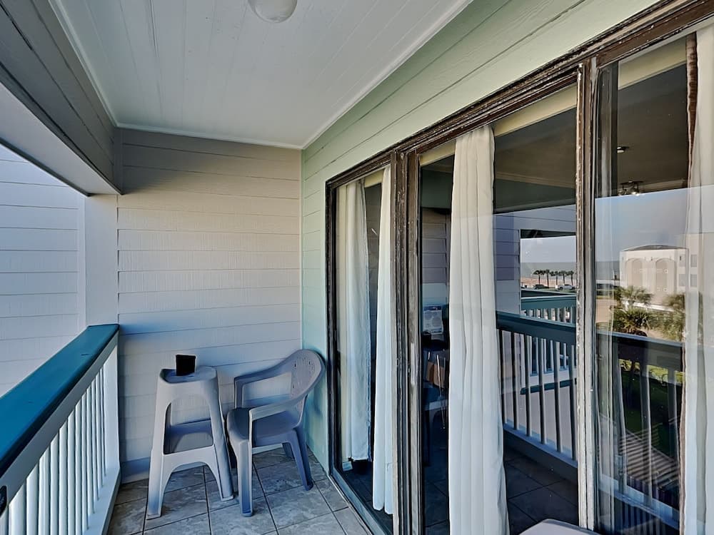 Neptune's Retreat by Ryson Vacation Rentals