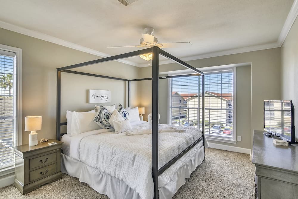 Dawn 834 - Desi's at the Dawn