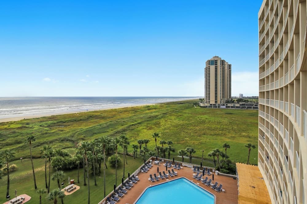 Beachfront Getaway by Ryson Vacation Rentals