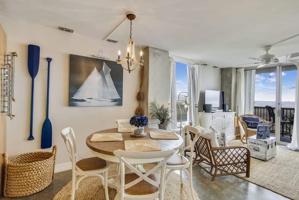 Islander East 113-beachfront Sailaway