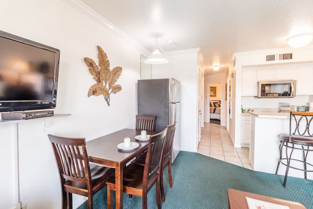 Victorian 9306-little Cajun Hideaway