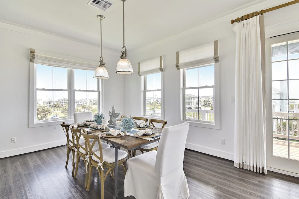 Wine Down by Ryson Vacation Rentals