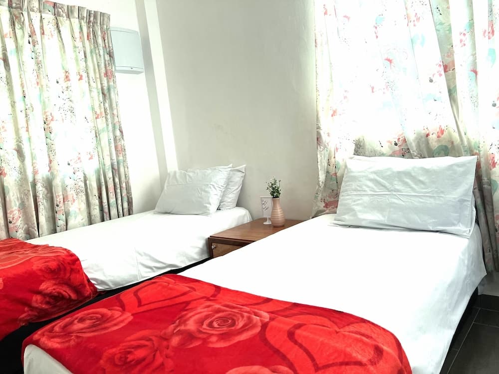 OYO 90462 Padang Besar Green Inn