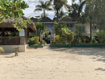 Oceanview King Suite In Jamaica - Enjoy 7 Miles Of White Sand Beach! 1 Bedroom Villa by Redawning