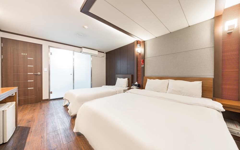 Suwon Station J Hotel