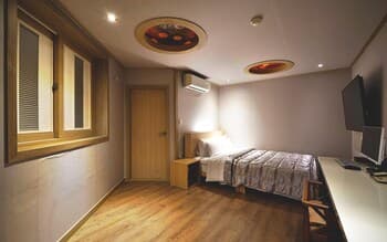 Tongyeong Omad Hotel