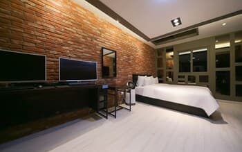 Yeongcheon D-day Hotel