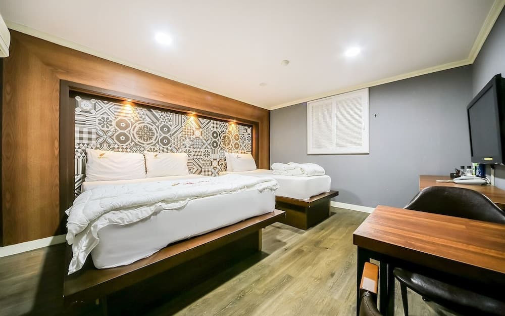 Gumi Bonggokdong Cello