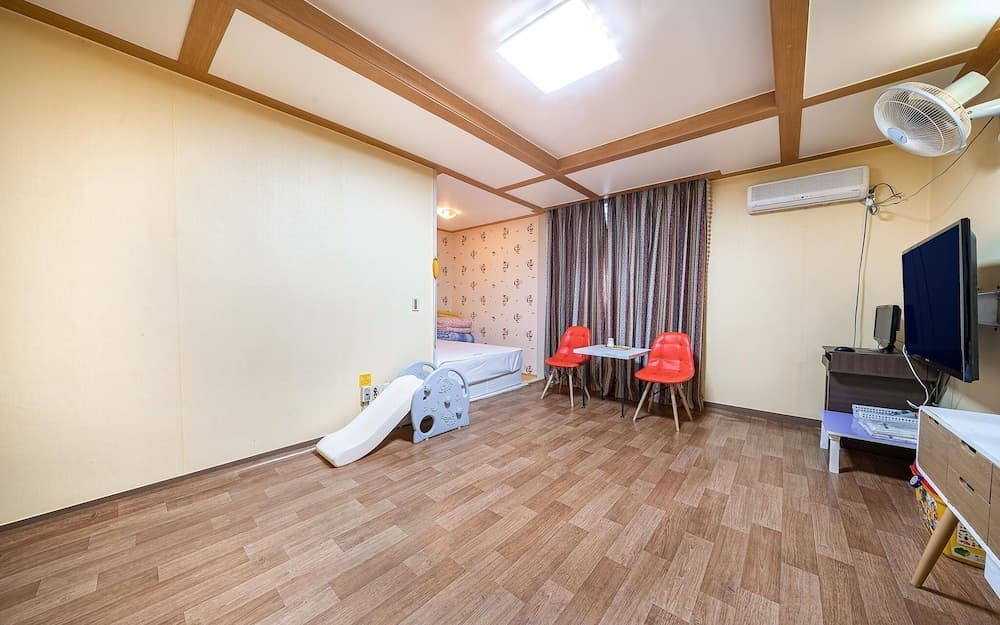 Ulsan Yeongnam Alps Sandia Oncheon