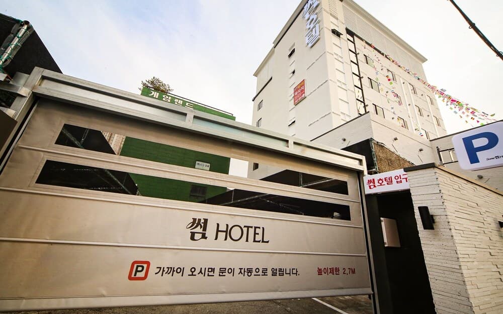 hotel image