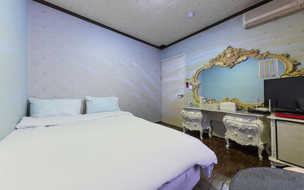 Yesan Shinwon Parktel