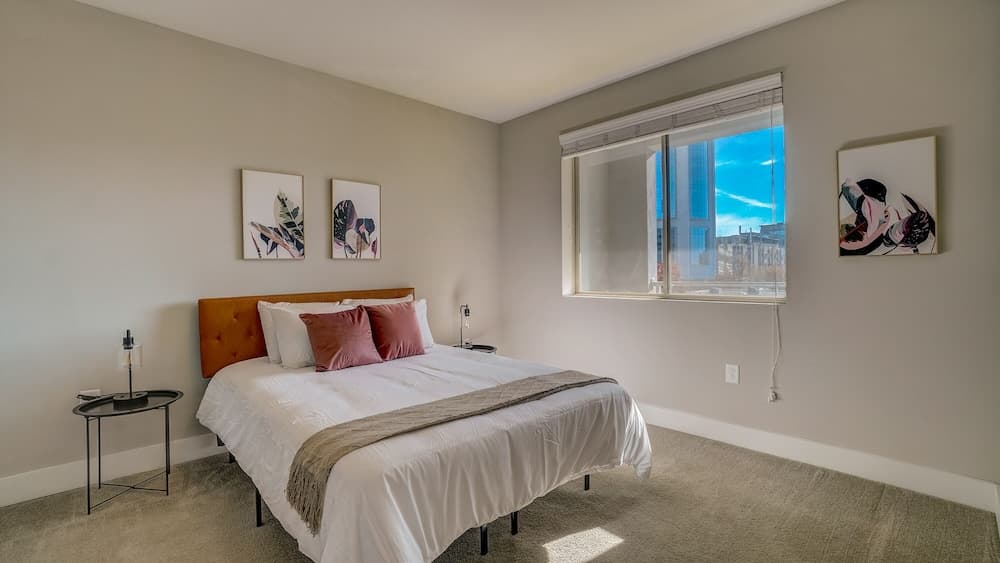 FRONTDESK Flats on 4th Apts Downtown Birmingham