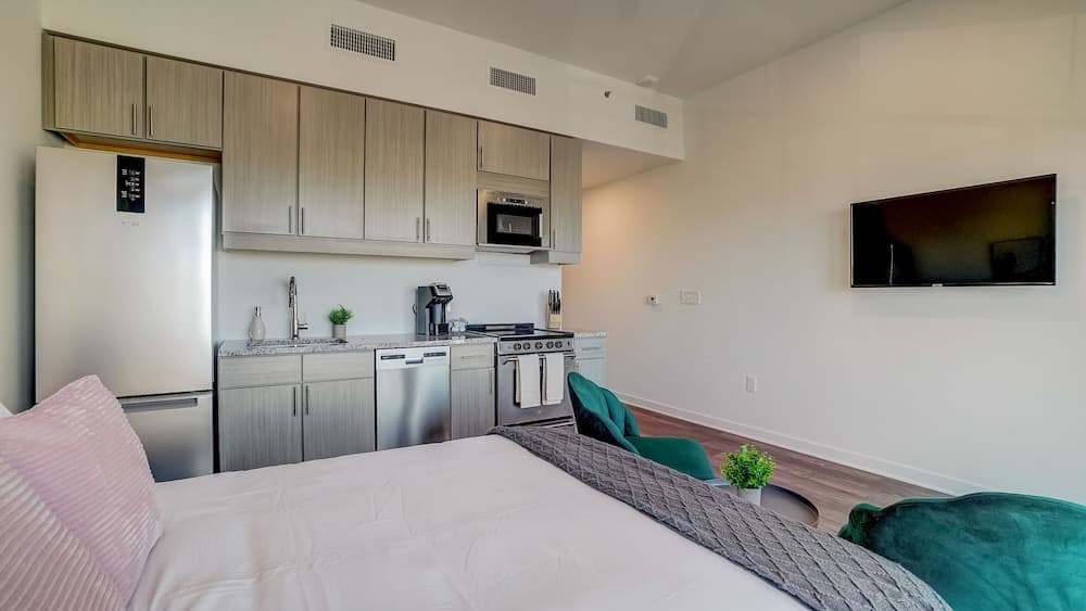 FRONTDESK Lakeview Green Apts Birmingham