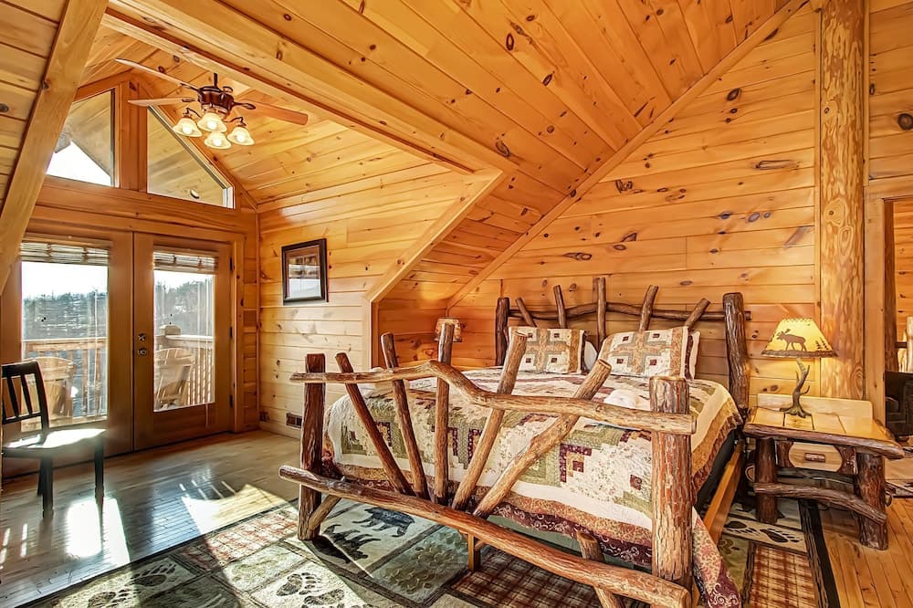 Cabin Fever Lodge #750