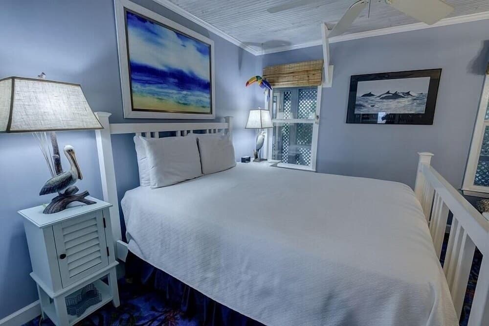 Ashby House 2 Bedroom Home by Redawning