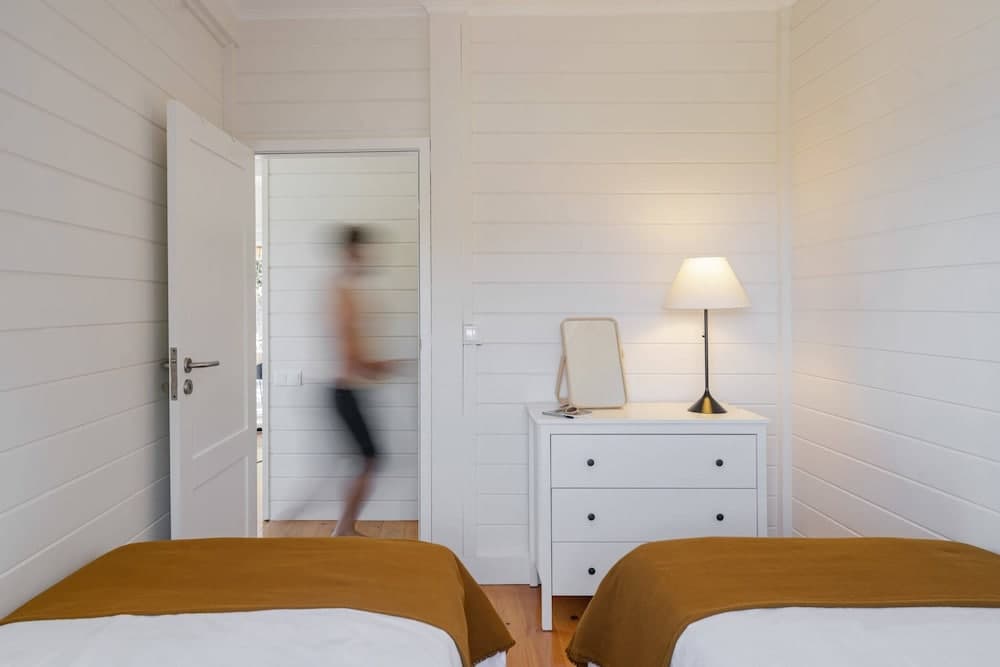 A Haven by the Sea, Casa da Rocha de Baixo,