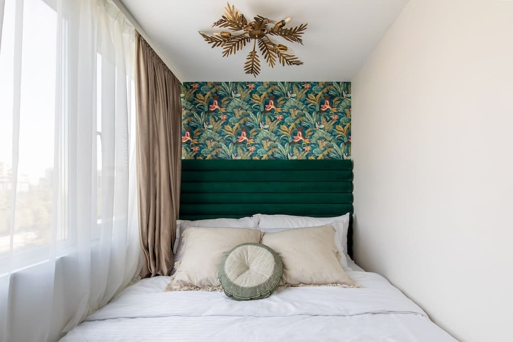 HOLT - All Hemingway's Loves