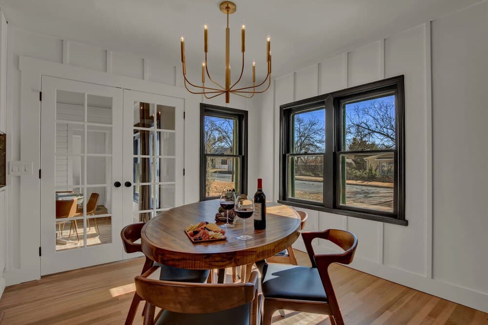 Luxury Oasis Walk to Main Hot Tub-firepit-grill