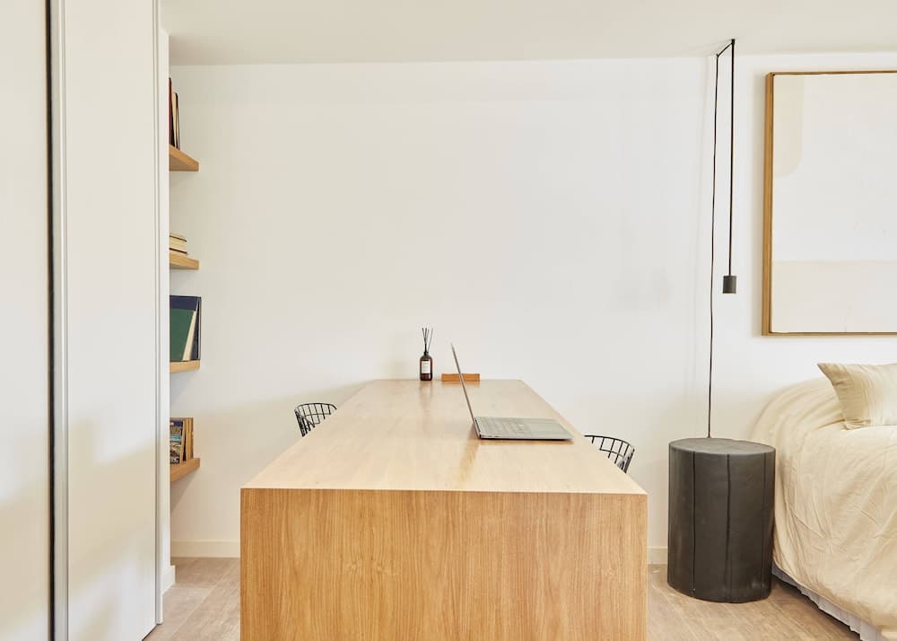 Cozy  Modern Studio II  201