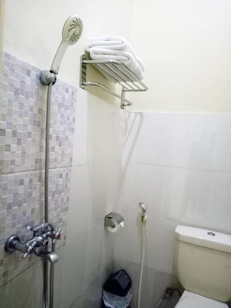 Beautiful and Central Double Room With Ac and Wifi in Bogor