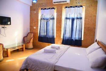 Goroomgo Deep Mahal Safari Jaisalmer