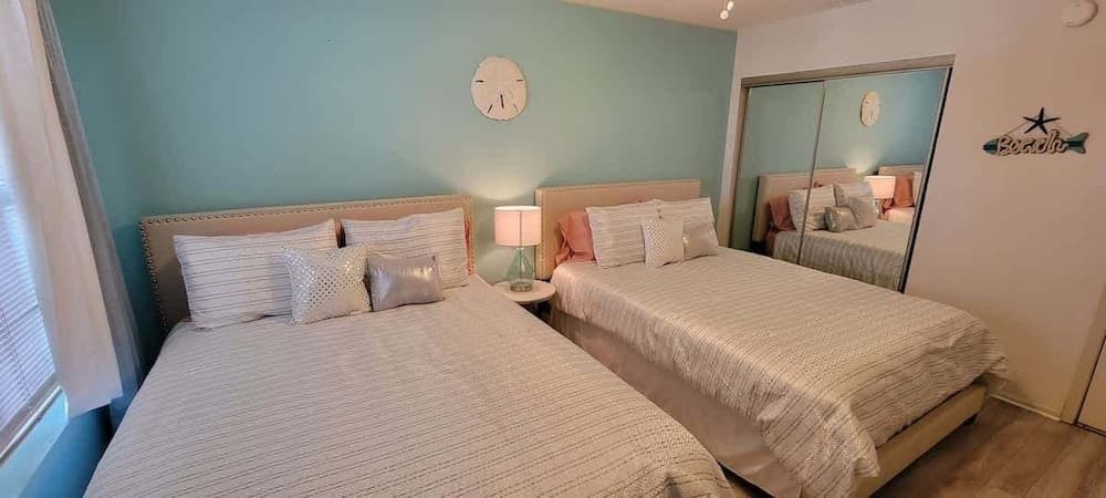 Private Beach Access Pool & Hot Tub Bbq Pits 1 Bedroom Home by RedAwning