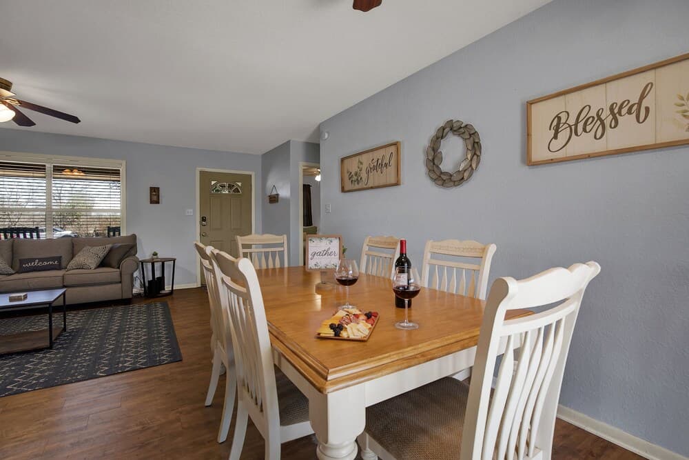 Cozy Haus With Fire Pit - 3 Min Drive to Main St!