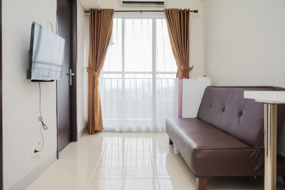 Comfort and Nice 2BR at Serpong Greenview Apartment