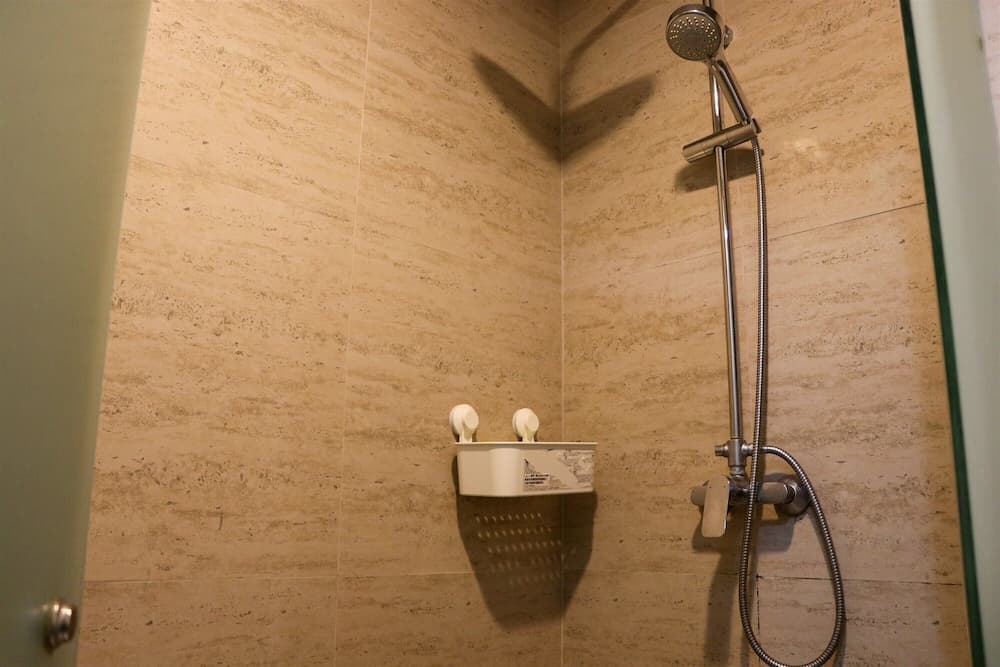 Minimalist and Comfort 1BR at Gold Coast Apartment