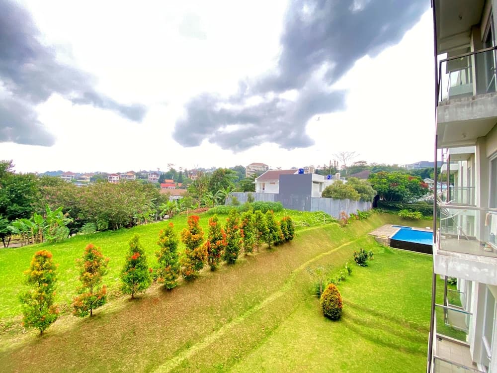 Minimalist Deluxe 1BR at Pine Tree Resort Condominium